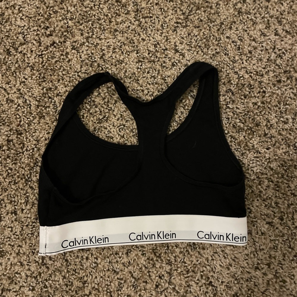 Bundle Calvin Klein sports bra/workout clothes